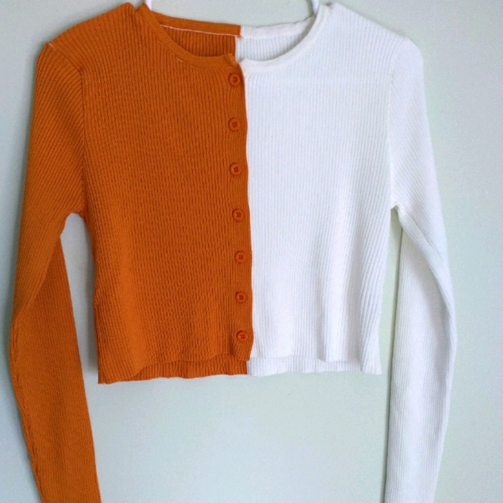 Yellow and white medium top